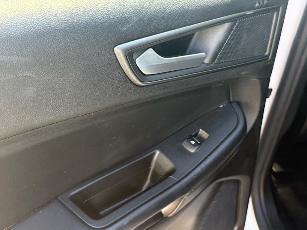 Thumbnail: 2021 Ford Edge - 14