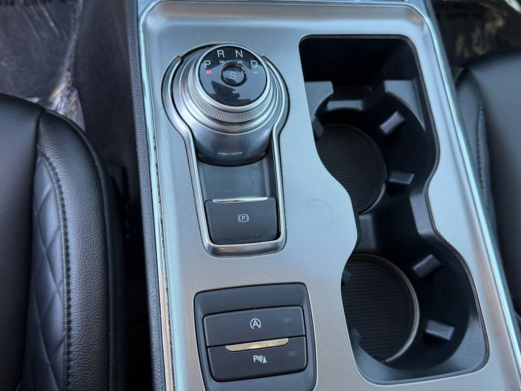 Thumbnail: 2024 Ford Edge - 14