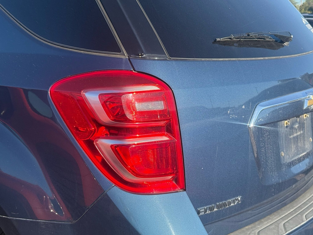 Thumbnail: 2017 Chevrolet Equinox - 11