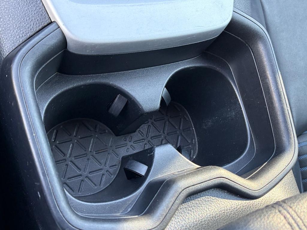 Thumbnail: 2020 Toyota RAV4 - 15