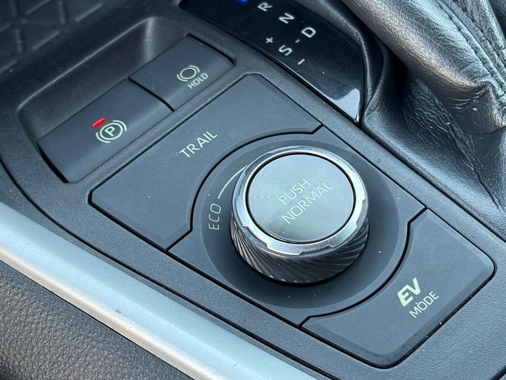 Thumbnail: 2020 Toyota RAV4 - 30