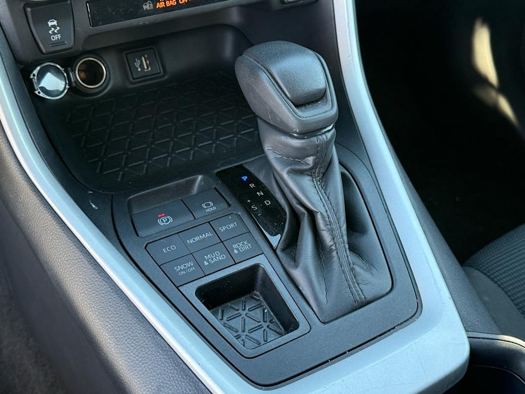 Thumbnail: 2025 Toyota RAV4 - 9