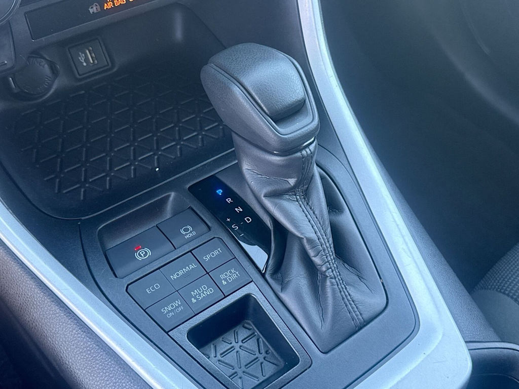 Thumbnail: 2024 Toyota RAV4 - 16