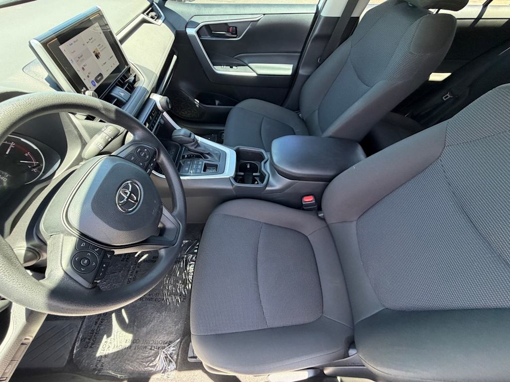 Thumbnail: 2025 Toyota RAV4 - 10