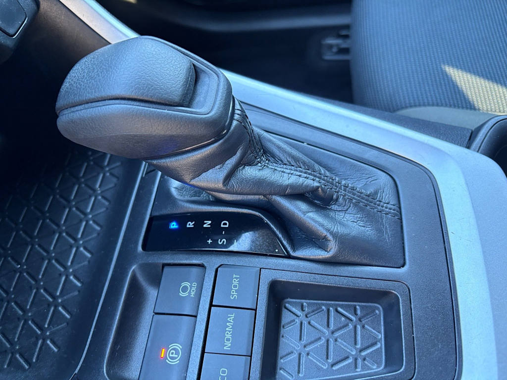 Thumbnail: 2022 Toyota RAV4 - 13