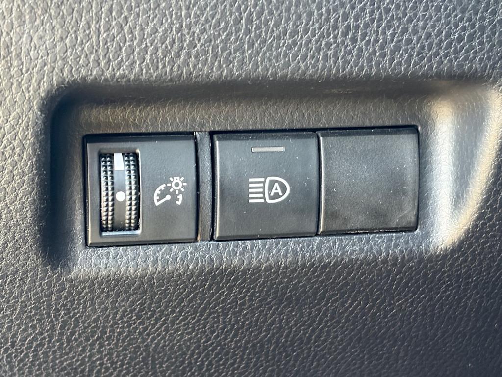 Thumbnail: 2021 Toyota RAV4 - 14