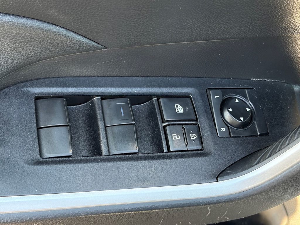 Thumbnail: 2021 Toyota RAV4 - 12