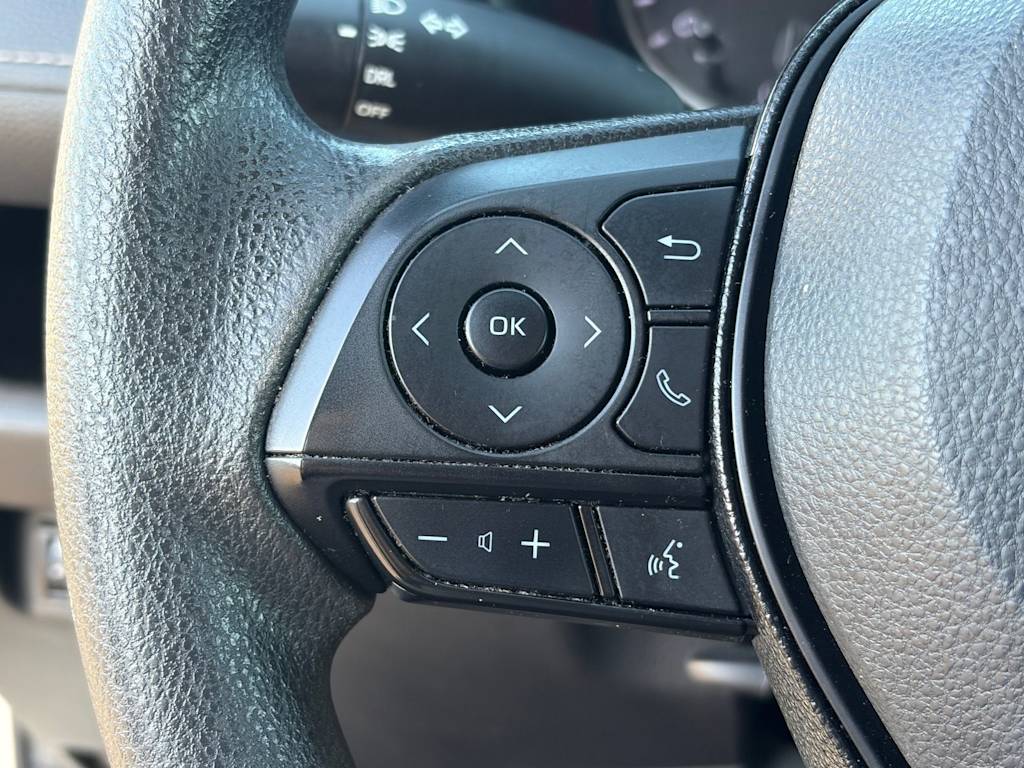 Thumbnail: 2021 Toyota RAV4 - 15