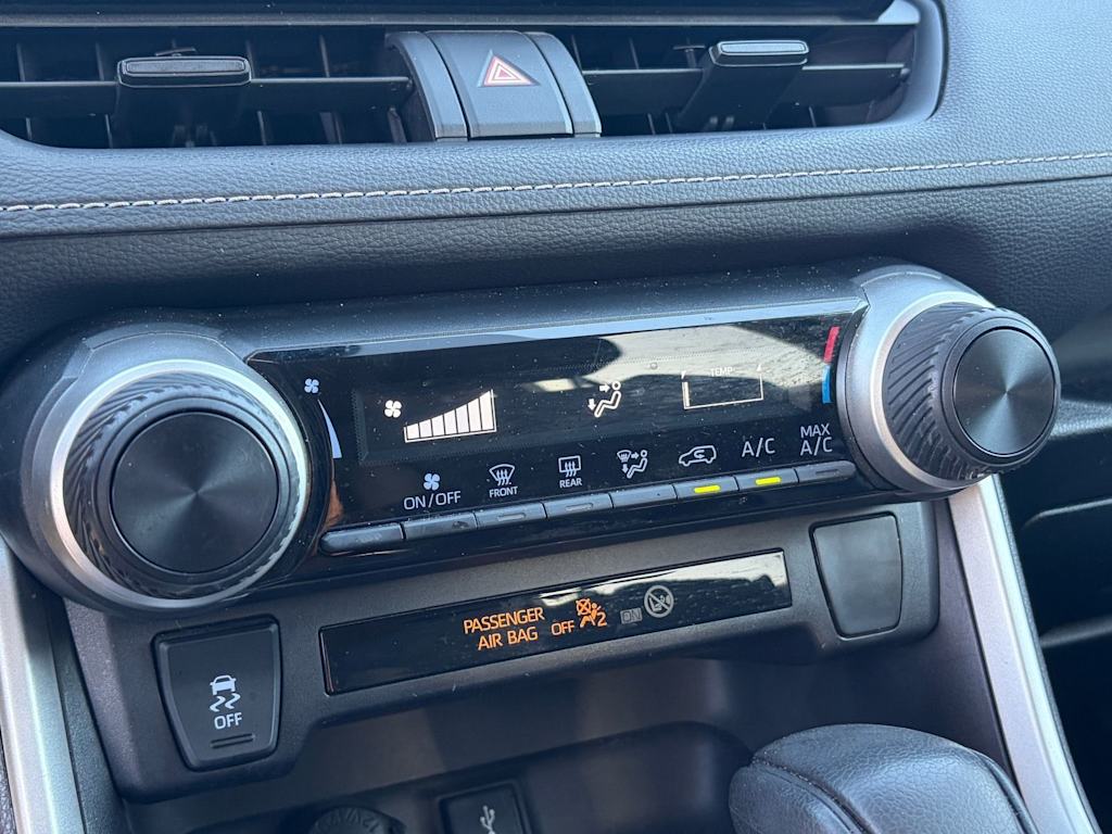 Thumbnail: 2021 Toyota RAV4 - 19