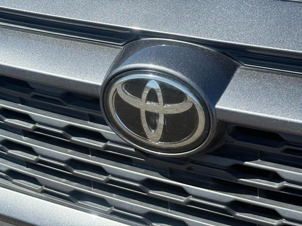 Thumbnail: 2020 Toyota RAV4 - 4