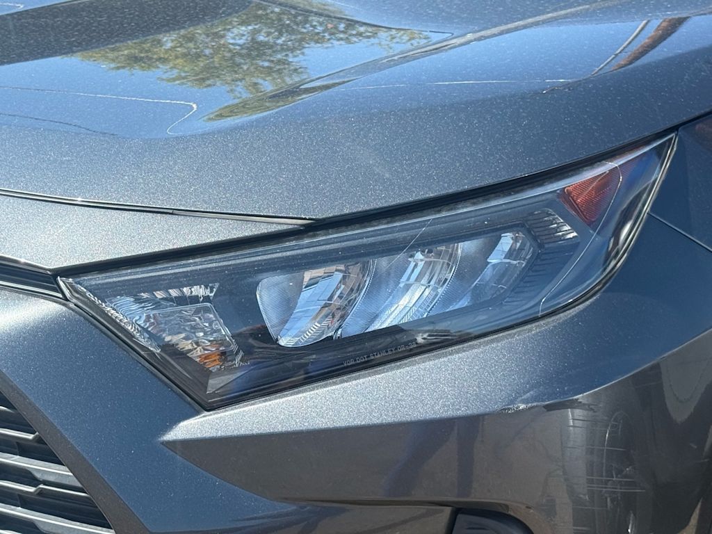 Thumbnail: 2020 Toyota RAV4 - 9