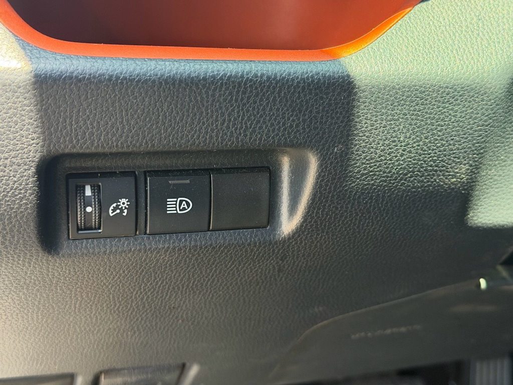 Thumbnail: 2020 Toyota RAV4 - 11