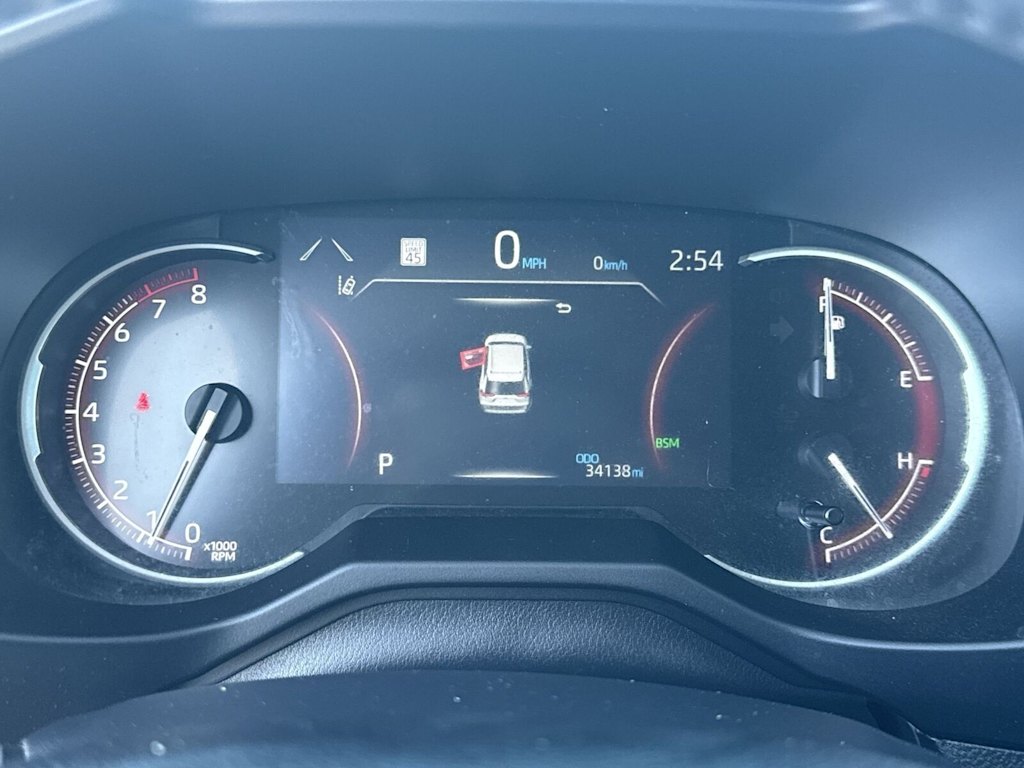 Thumbnail: 2022 Toyota RAV4 - 16