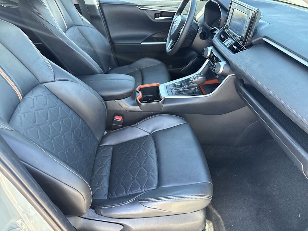 Thumbnail: 2022 Toyota RAV4 - 10