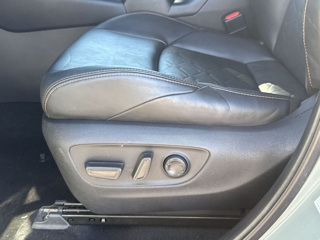 Thumbnail: 2022 Toyota RAV4 - 22