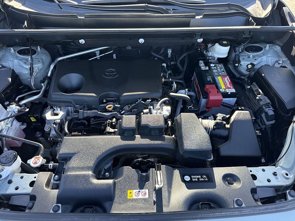 Thumbnail: 2022 Toyota RAV4 - 8