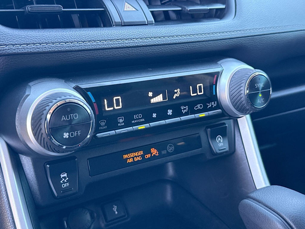 Thumbnail: 2021 Toyota RAV4 - 26