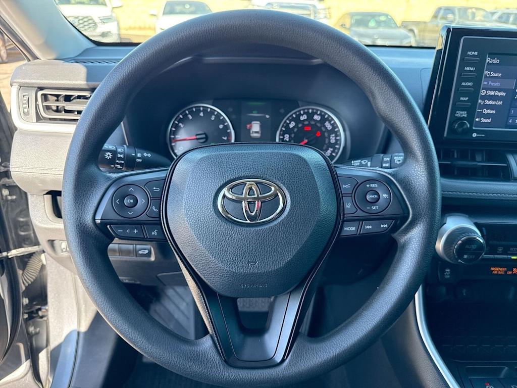 Thumbnail: 2021 Toyota RAV4 - 14