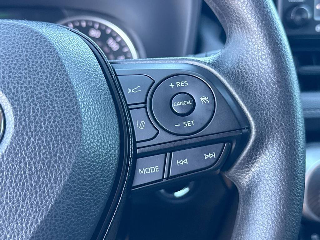 Thumbnail: 2021 Toyota RAV4 - 30