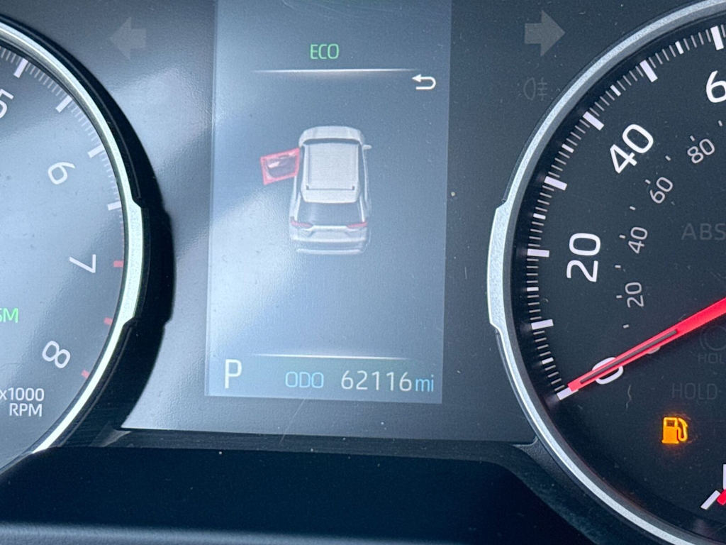 Thumbnail: 2021 Toyota RAV4 - 31