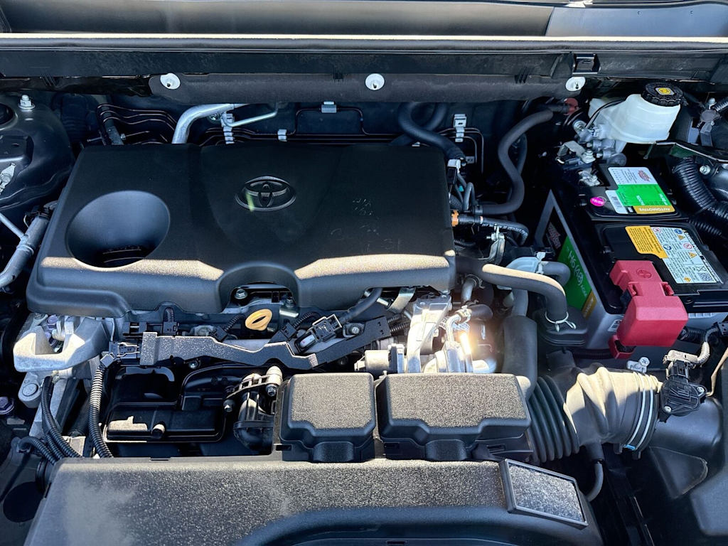 Thumbnail: 2021 Toyota RAV4 - 8