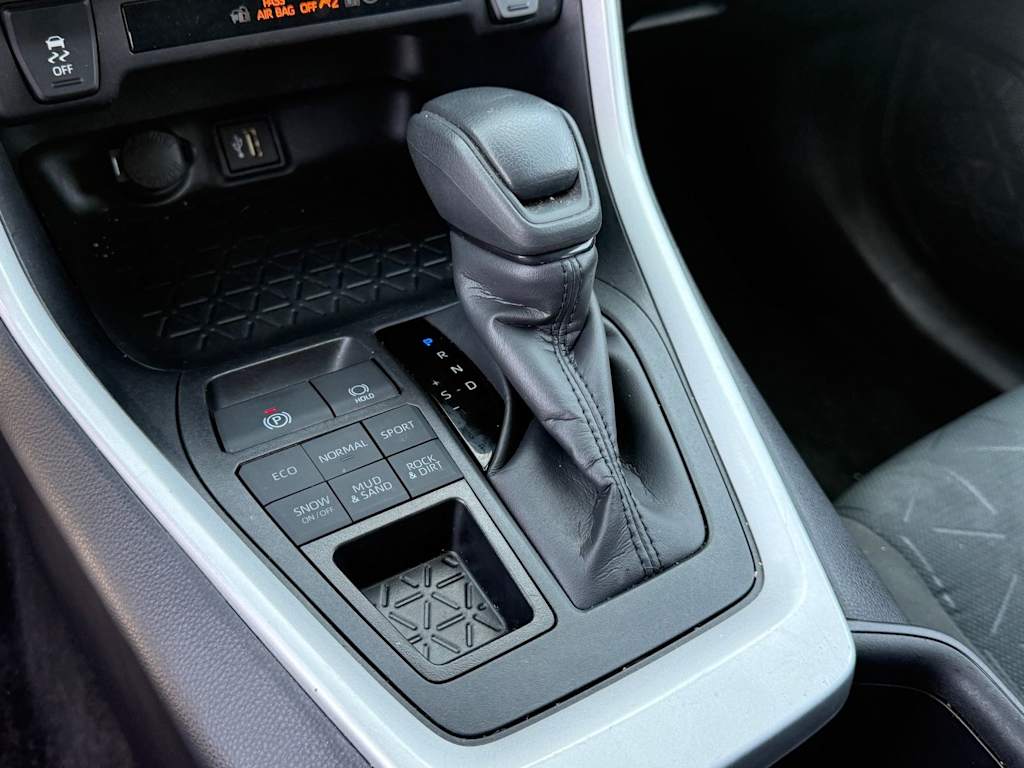 Thumbnail: 2025 Toyota RAV4 - 9