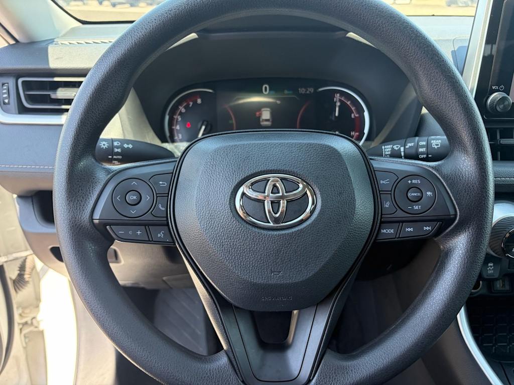 Thumbnail: 2025 Toyota RAV4 - 8