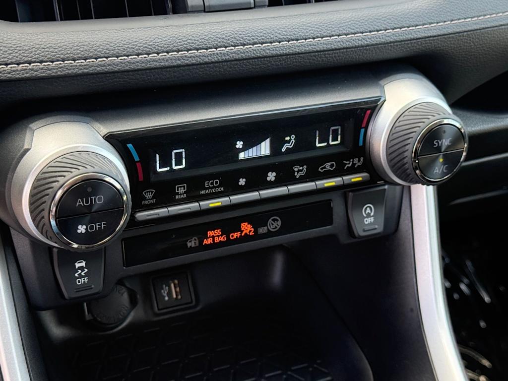 Thumbnail: 2025 Toyota RAV4 - 28