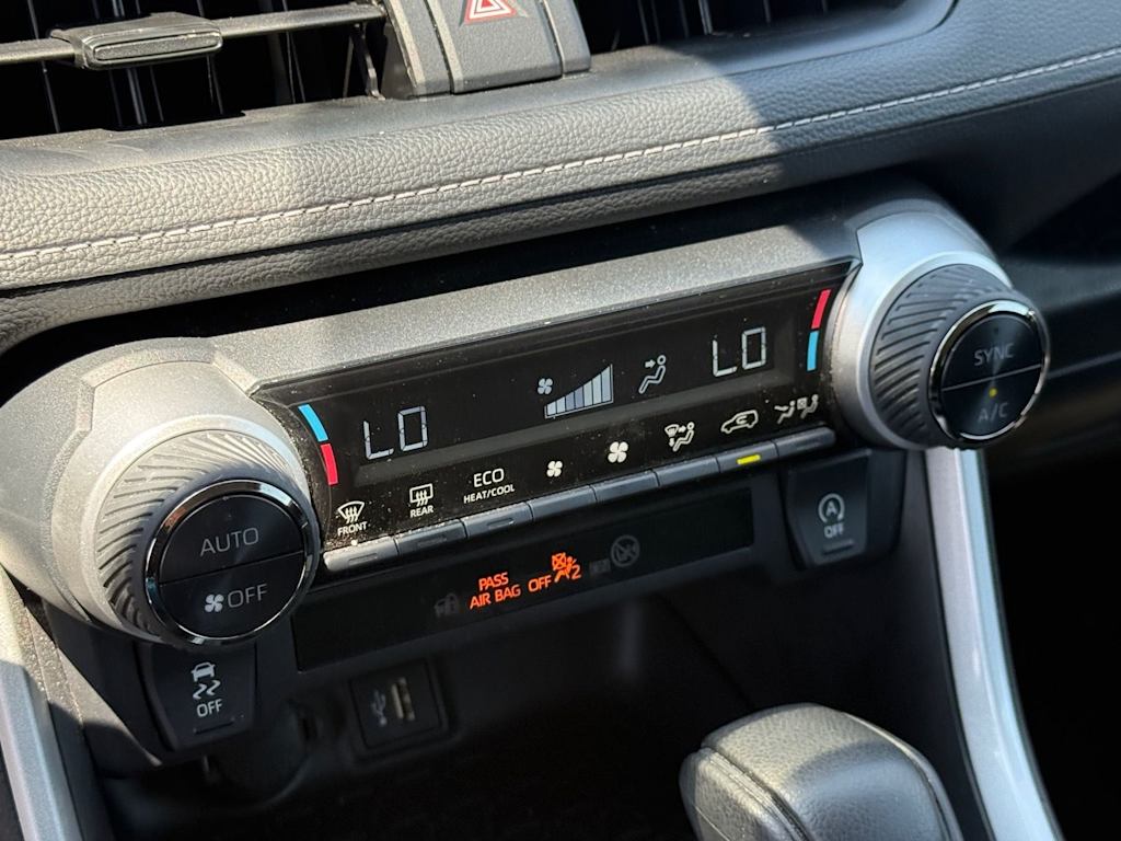 Thumbnail: 2025 Toyota RAV4 - 25