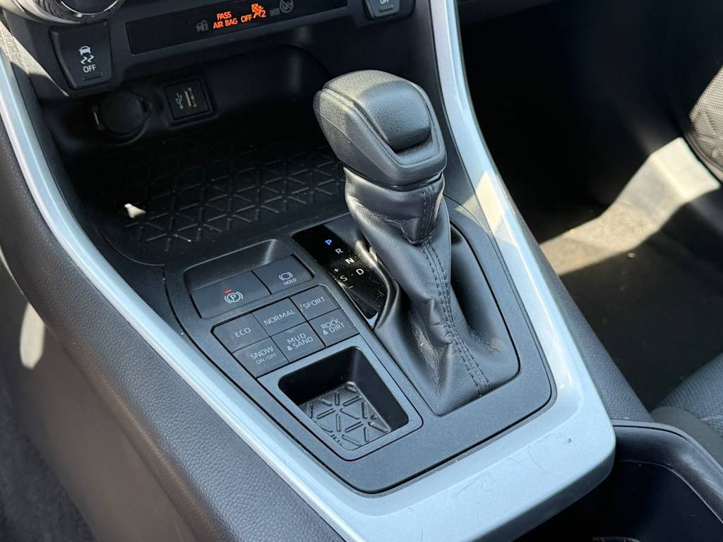 Thumbnail: 2025 Toyota RAV4 - 12