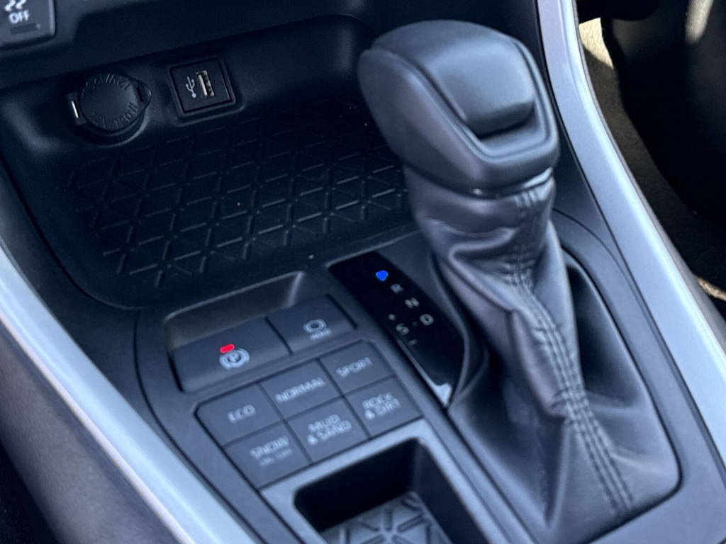 Thumbnail: 2024 Toyota RAV4 - 14
