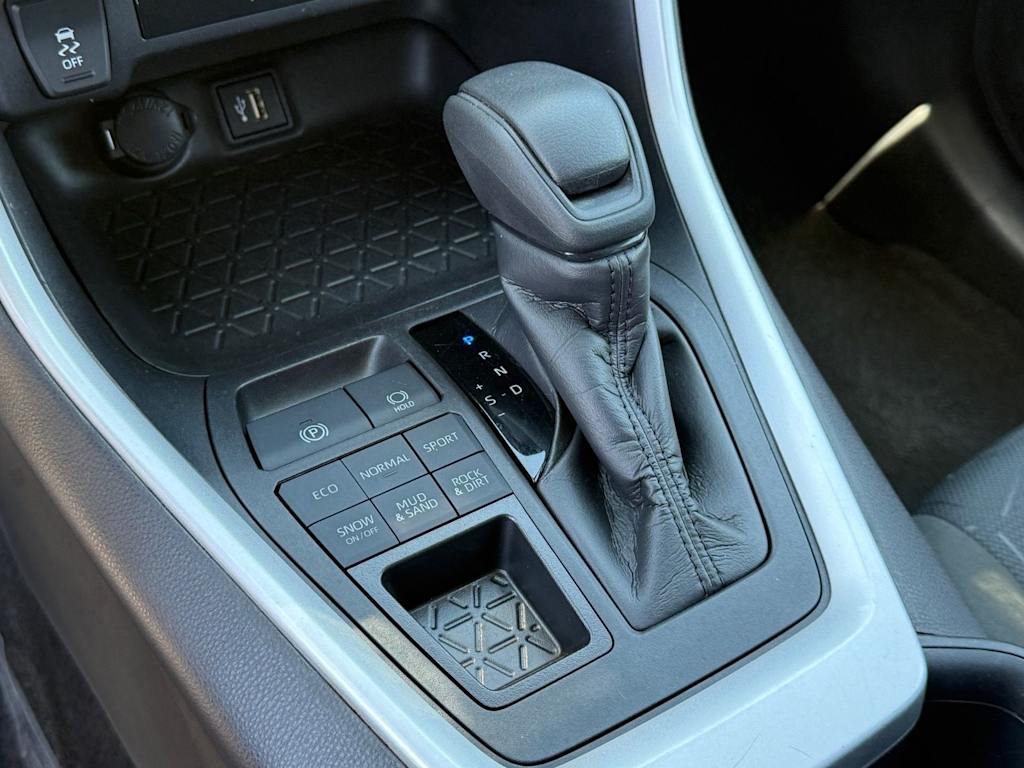 Thumbnail: 2024 Toyota RAV4 - 14
