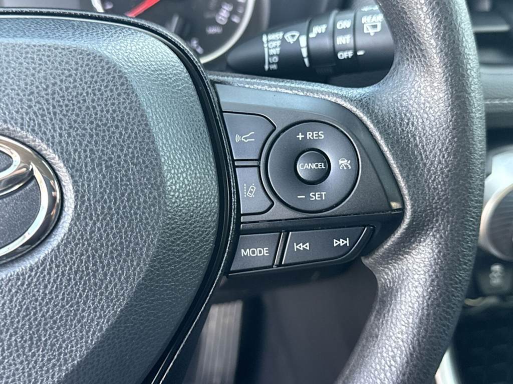 Thumbnail: 2022 Toyota RAV4 - 30