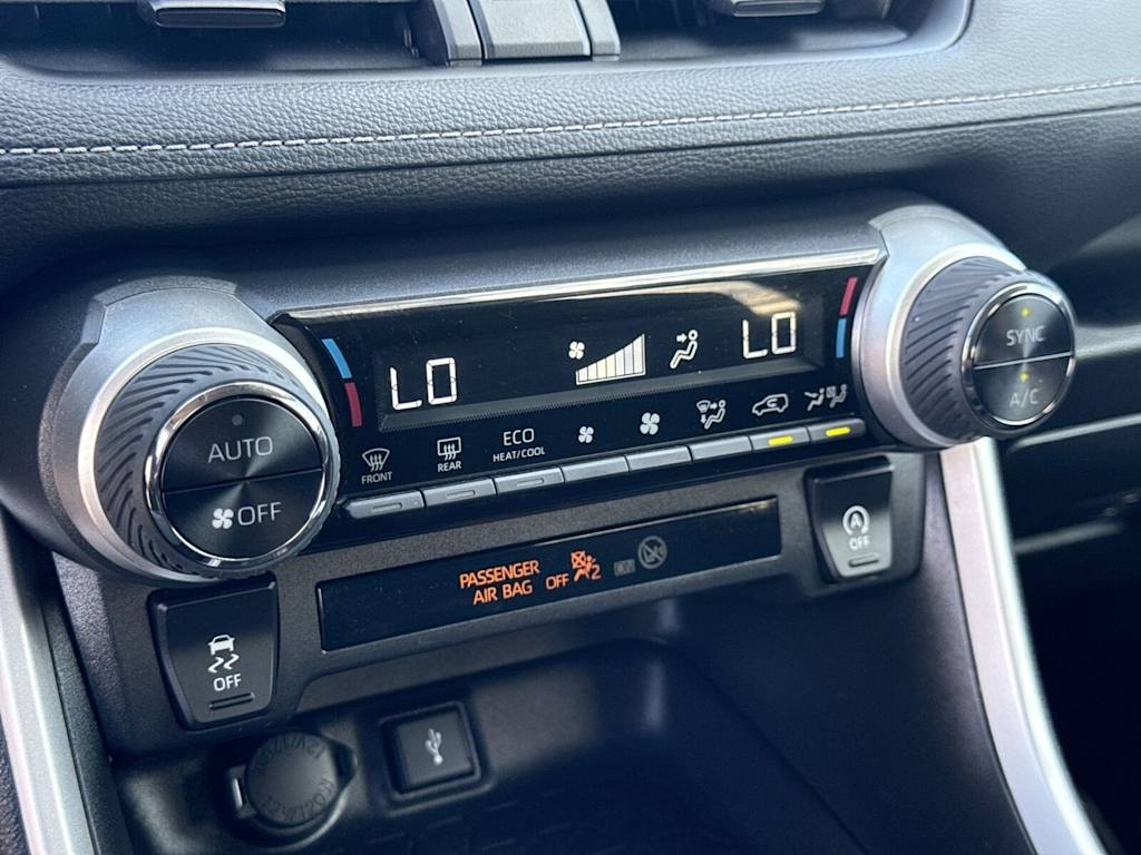 Thumbnail: 2022 Toyota RAV4 - 25