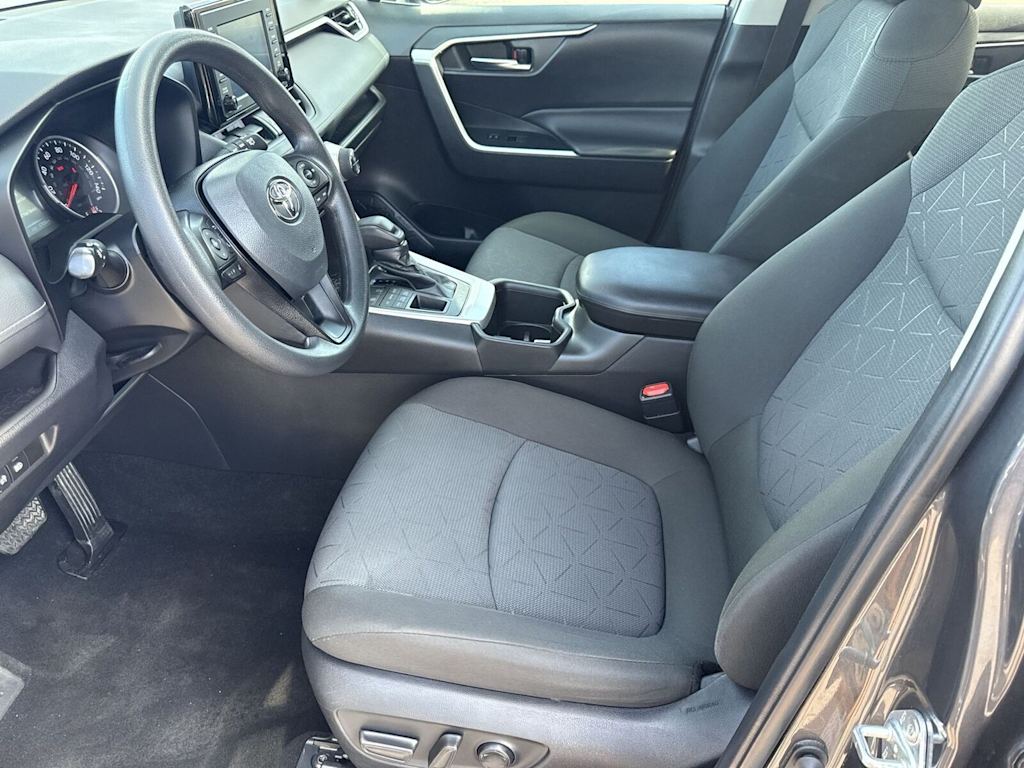 Thumbnail: 2022 Toyota RAV4 - 11