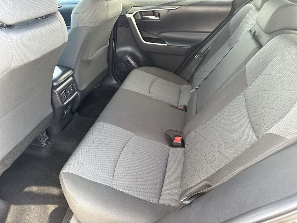 Thumbnail: 2022 Toyota RAV4 - 21