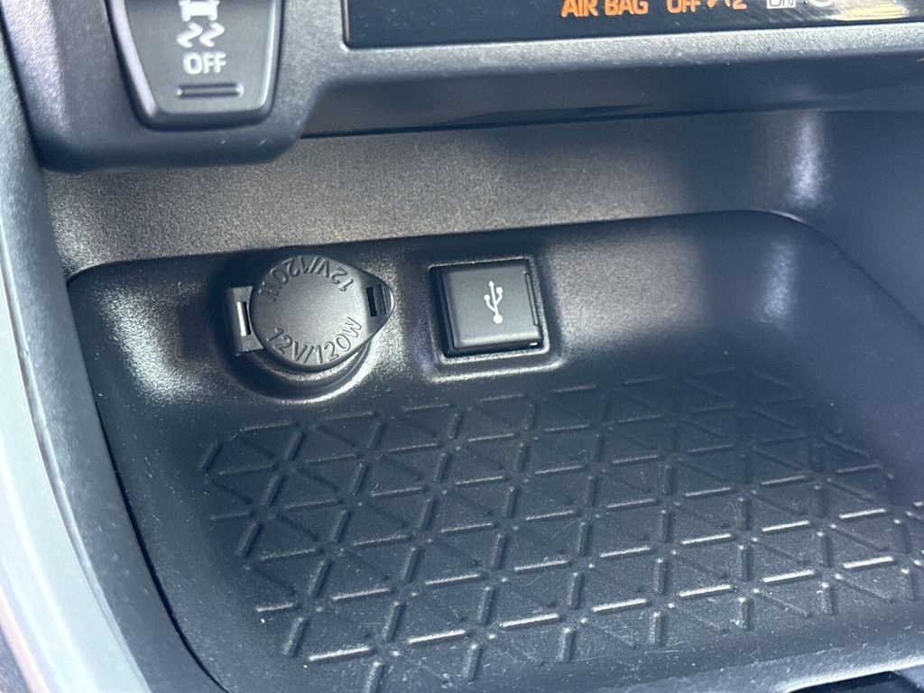 Thumbnail: 2022 Toyota RAV4 - 26