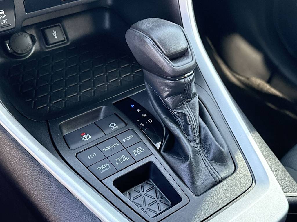 Thumbnail: 2022 Toyota RAV4 - 15