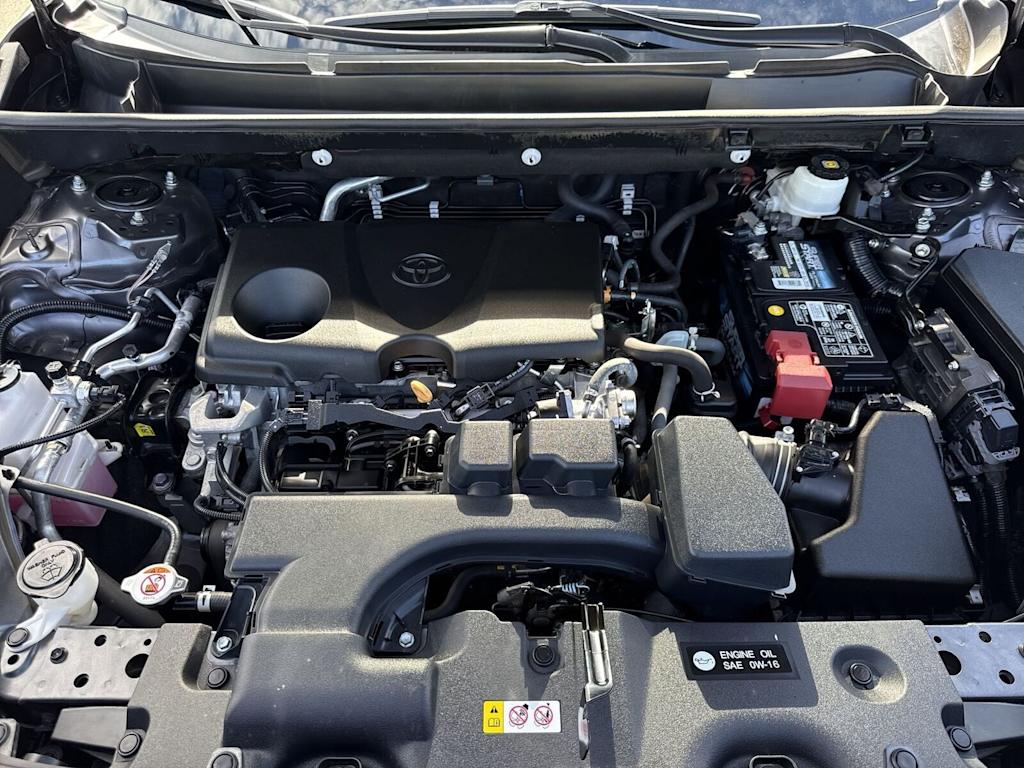 Thumbnail: 2022 Toyota RAV4 - 8