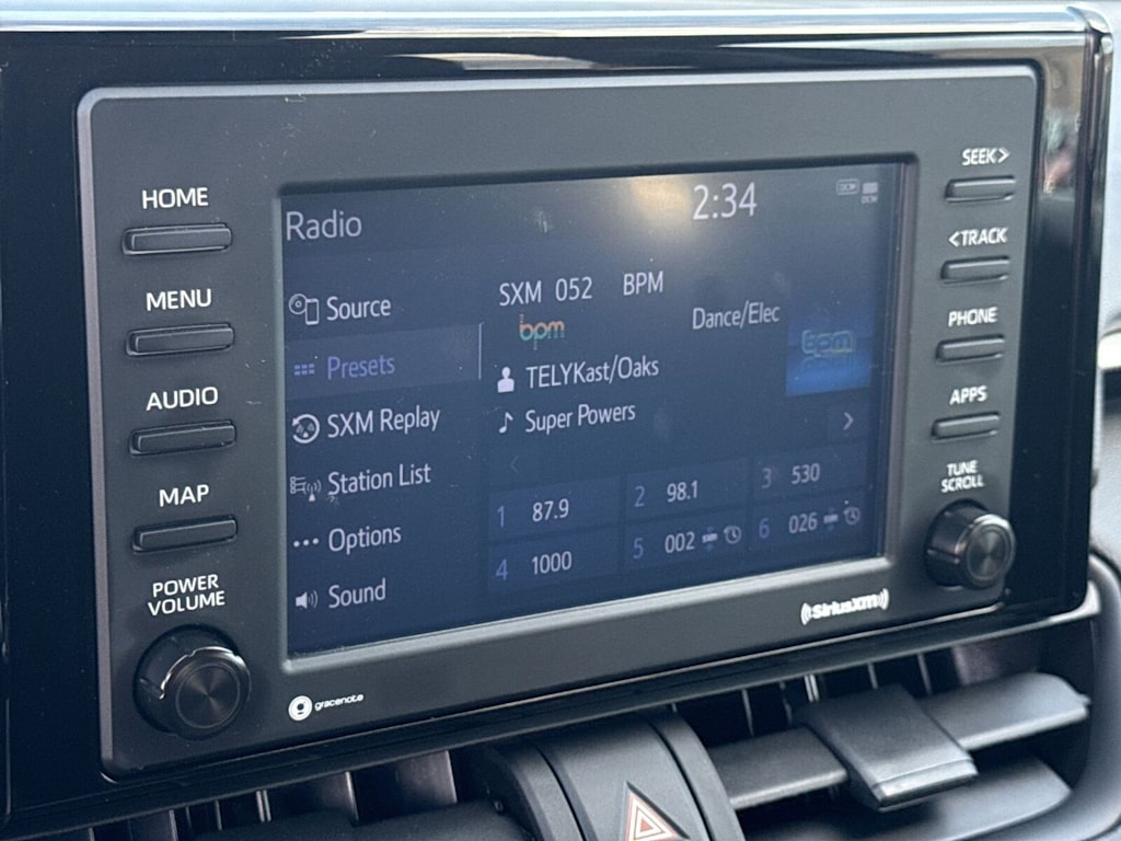 Thumbnail: 2022 Toyota RAV4 - 23