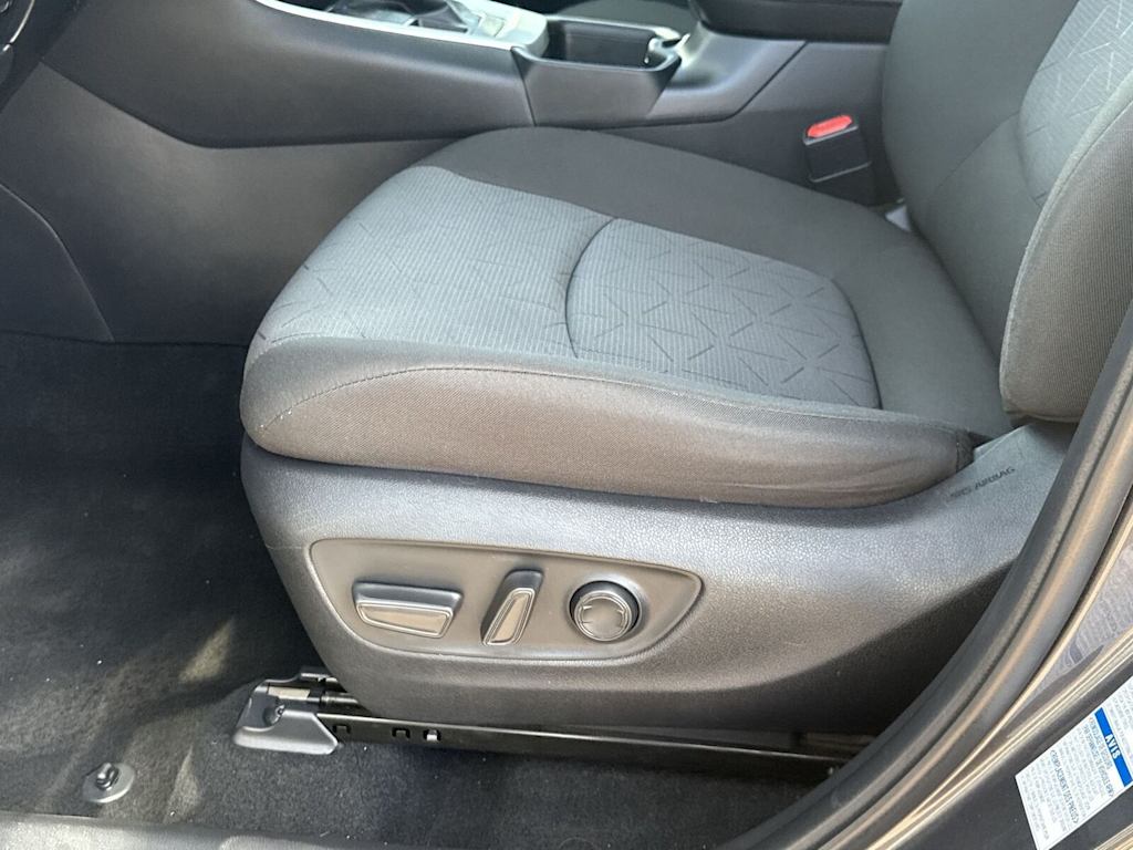 Thumbnail: 2022 Toyota RAV4 - 22