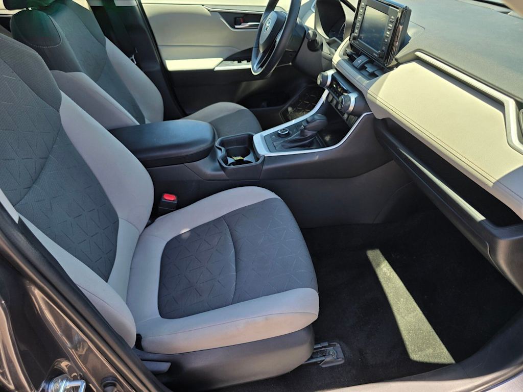 Thumbnail: 2021 Toyota RAV4 - 9