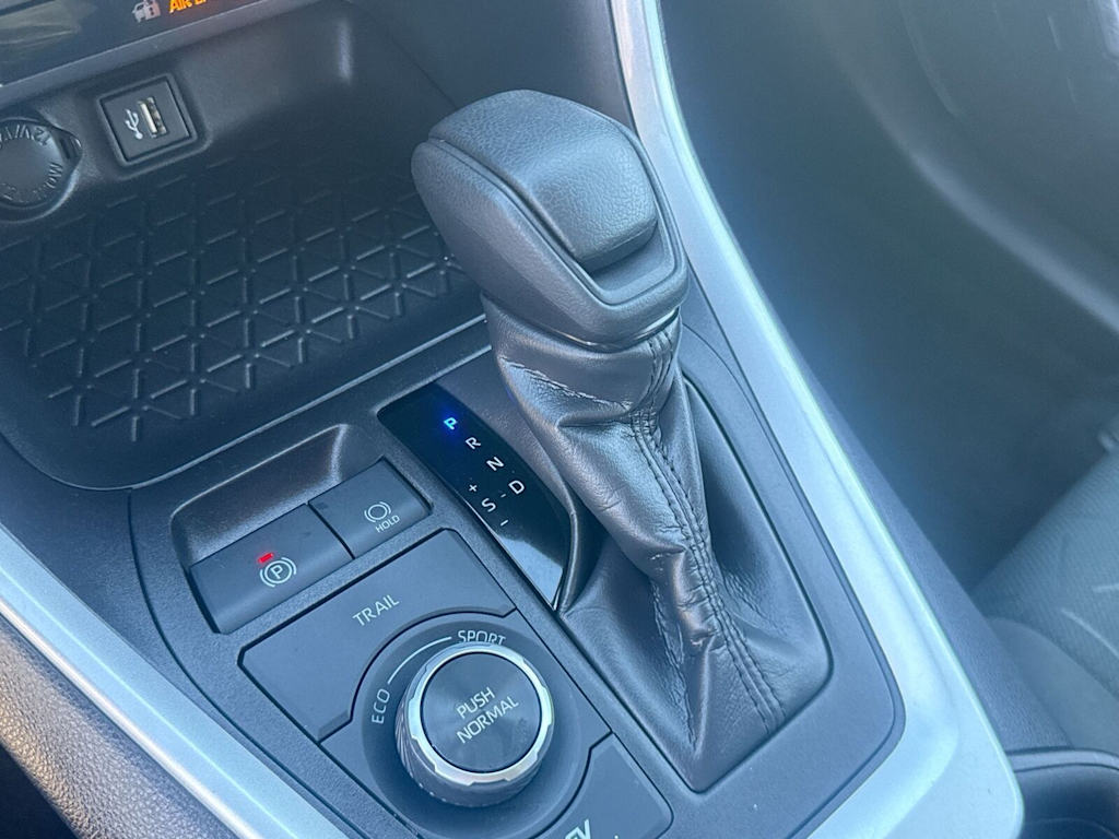 Thumbnail: 2024 Toyota RAV4 - 16