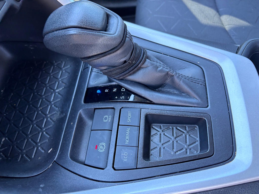 Thumbnail: 2024 Toyota RAV4 - 11