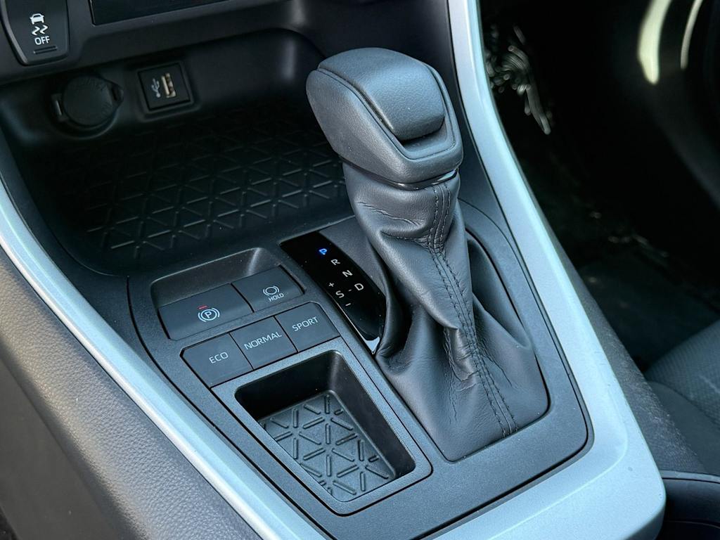 Thumbnail: 2025 Toyota RAV4 - 14