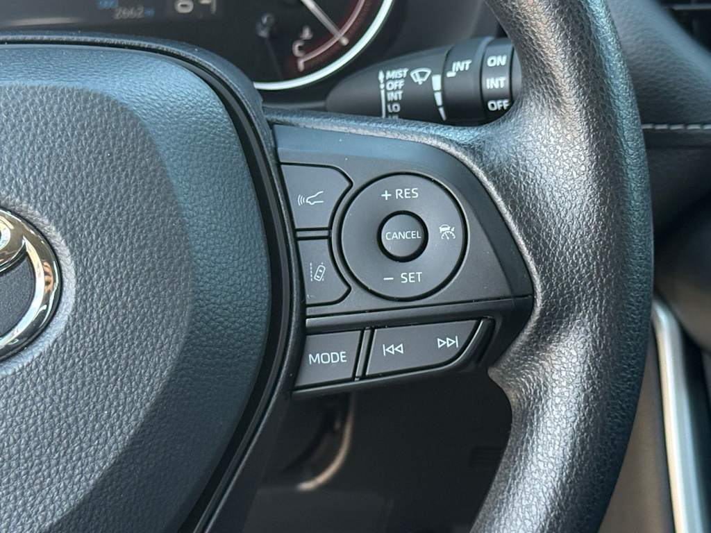 Thumbnail: 2025 Toyota RAV4 - 25