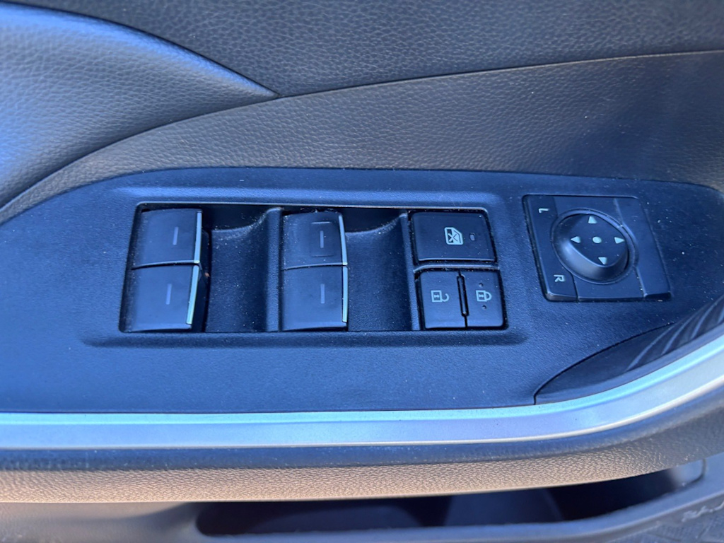 Thumbnail: 2023 Toyota RAV4 - 16