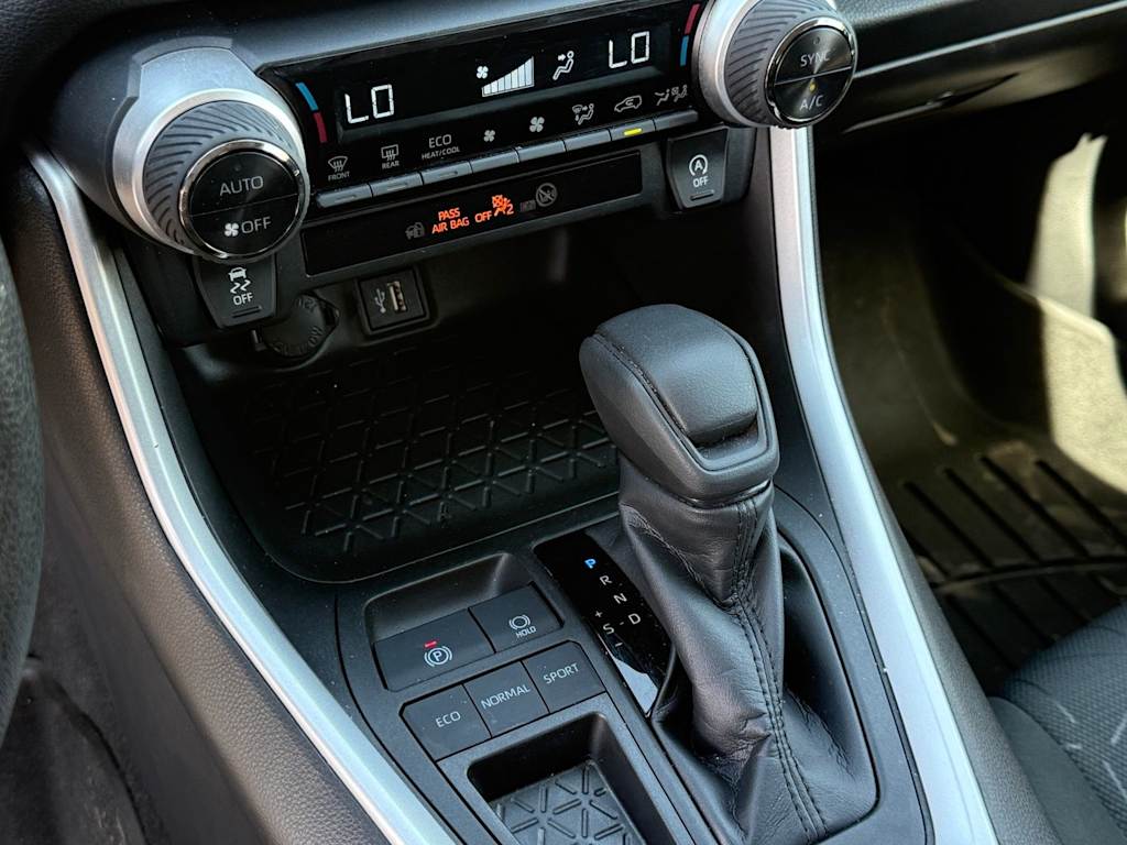 Thumbnail: 2023 Toyota RAV4 - 12