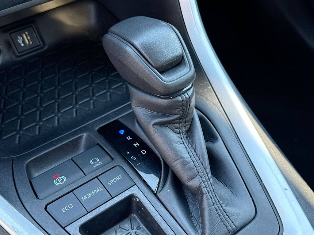 Thumbnail: 2024 Toyota RAV4 - 17