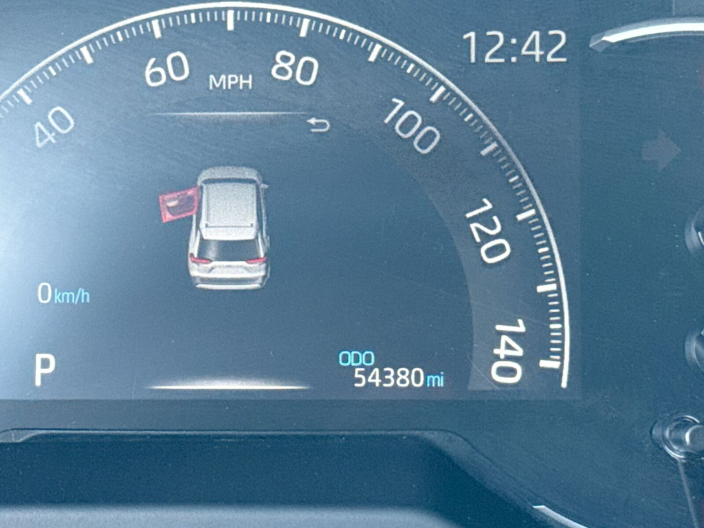 Thumbnail: 2024 Toyota RAV4 - 32